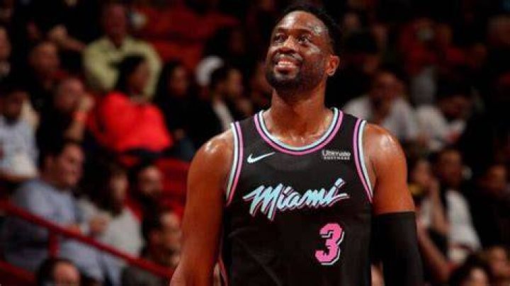 Dwyane Wade Wiki 2021 Net Worth, Height, Weight, Relationship & Full Biography. Pop Slider