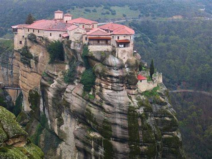 FileGreece meteora monasteries.JPG Wikipedia, the free encyclopedia